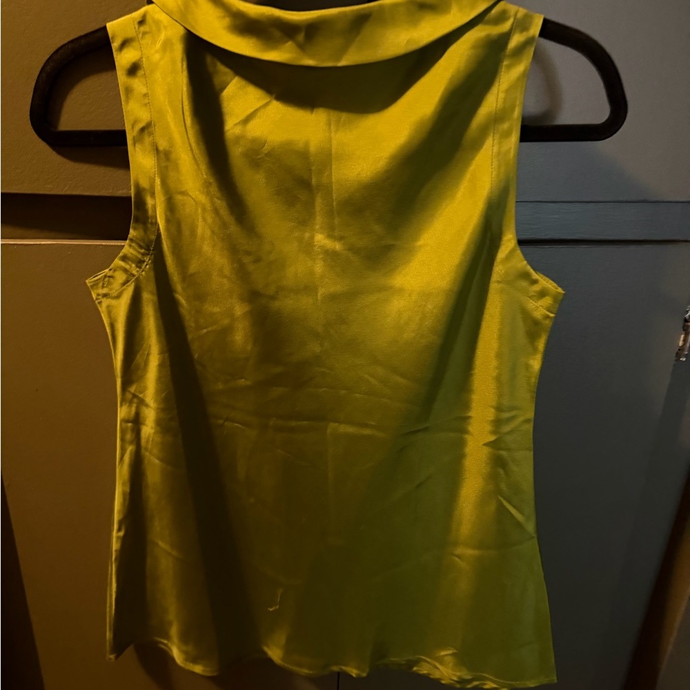 Elegant Sleeveless Green Top
